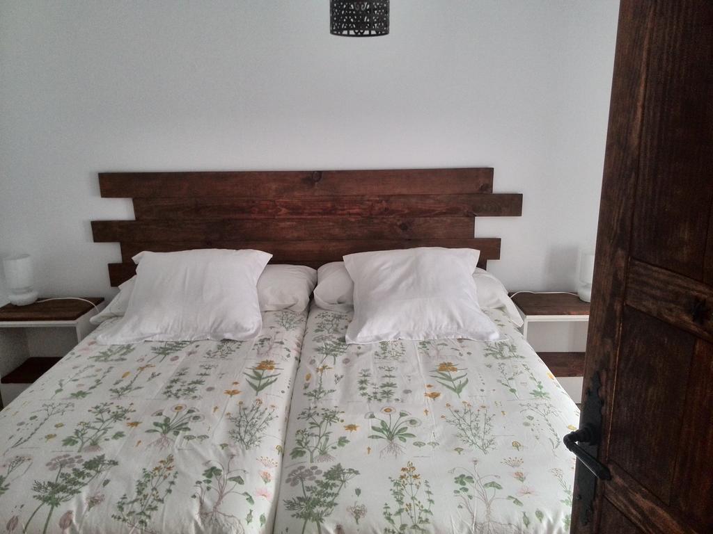 Villa Nido Menas Torrejón el Rubio Esterno foto